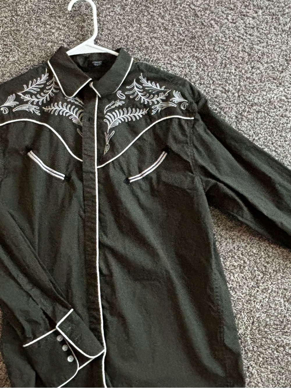 Men’s coofandy western Embroidered Western Shirt - olive with White Piping